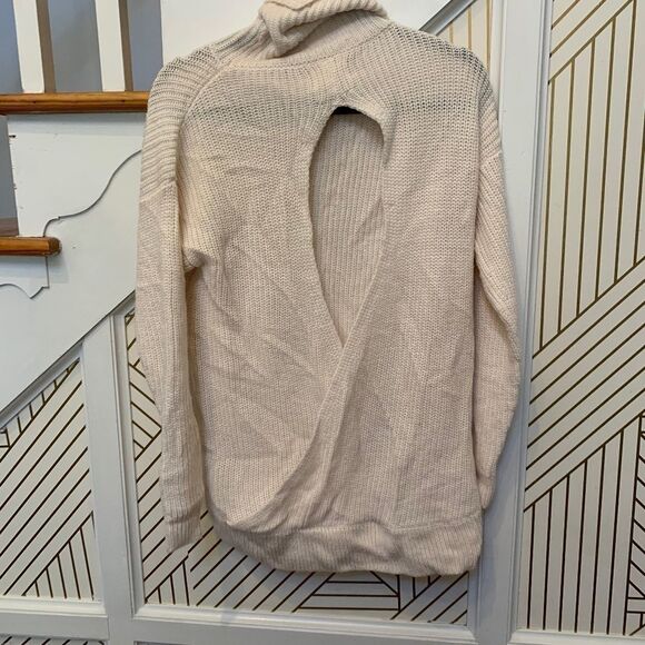 Lou & Grey | Ivory Turtleneck w/ Open Back Sweater - Picture 6 of 7